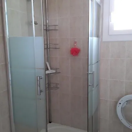 Chez Jo, 66, 2 Avec Terrasse Bages (Pyrenees-Orientales)